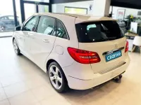 Usado Mercedes B180 122 CV (89 kW) 2012 Blanco Utilitario