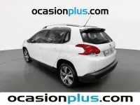 Usado Peugeot 2008 Allure 120 CV (88 kW) 2015 Blanco SUV