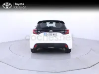 Usado Toyota Yaris Hybrid Active 116 CV (85 kW) 2023 Blanco Berlina