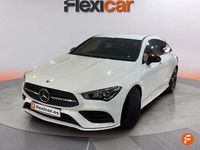 Usado Mercedes CLA200 Shooting Brake 150 CV (110 kW) 2023 Blanco Familiar