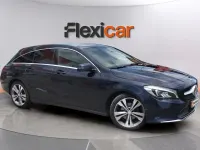Usado Mercedes CLA200 Shooting Brake 136 CV (100 kW) 2017 Azul Familiar