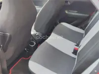Usado Toyota Aygo X-play 69 CV (50 kW) 2018 Rojo Utilitario