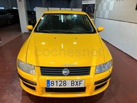 Usado Fiat Stilo Active 80 CV (58 kW) 2002 Amarillo Berlina