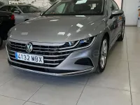 Usado VW Arteon Elegance 150 CV (110 kW) 2022 Gris / plata Berlina