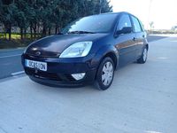 Usado Ford Fiesta Trend 80 CV (58 kW) 2004 Azul Utilitario