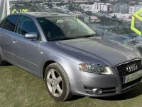 Usado Audi A4 140 CV (102 kW) 2004 Gris Berlina