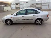 Usado Ford Focus Ambiente 90 CV (66 kW) 2001 Blanco Berlina