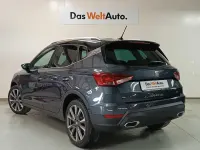 Usado Seat Arona FR 115 CV (84 kW) 2025 Gris / plata SUV