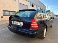 Usado Mercedes C200 Classic 122 CV (89 kW) 2007 Azul Familiar