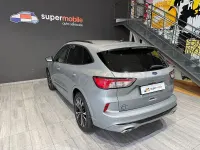 Usado Ford Kuga ST-Line 225 CV (165 kW) 2022 Gris / plata SUV