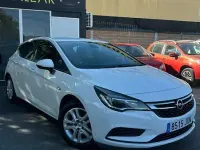 Usado Opel Astra Selective 105 CV (77 kW) 2017 Blanco Berlina