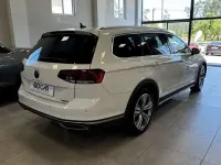 Usado VW Passat Alltrack 200 CV (147 kW) 2022 Blanco Familiar