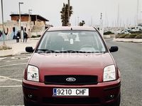 Usado Ford Fusion Trend 68 CV (50 kW) 2003 Violeta / lila Utilitario