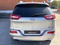 Usado Jeep Cherokee Overland 195 CV (143 kW) 2019 Gris / plata SUV