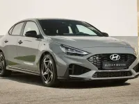 Usado Hyundai i30 N Line 140 CV (102 kW) 2025 Gris / plata Berlina