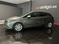 Usado Opel Astra Selective 125 CV (91 kW) 2018 Gris / plata Berlina