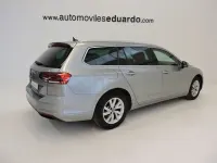 Usado VW Passat Business 122 CV (89 kW) 2022 Gris / plata Familiar