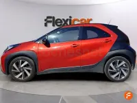 Usado Toyota Aygo X 72 CV (52 kW) 2022 Rojo SUV