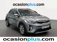 Usado Kia Stonic 100 CV (73 kW) 2025 Gris SUV