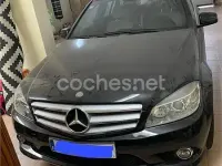 Usado Mercedes C180 156 CV (114 kW) 2010 Negro Familiar