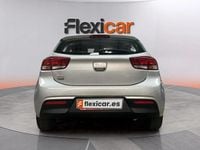 Usado Kia Rio 101 CV (74 kW) 2022 Gris Berlina