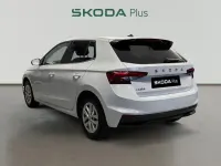 Usado Skoda Fabia Selection 95 CV (69 kW) 2024 Blanco Berlina