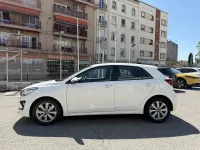 Usado Kia Rio 100 CV (73 kW) 2022 Blanco Berlina