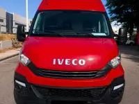 Usado Iveco 35.12 116 CV (85 kW) 2018 Rojo Van