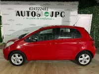 Usado Toyota Yaris 87 CV (63 kW) 2008 Rojo Utilitario