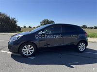 Usado Kia Rio 90 HP (66 kW) 2013 Azul Sedan