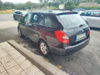 Usado Skoda Fabia 80 CV (58 kW) 2010 Negro Berlina