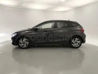 Usado Hyundai i20 79 CV (58 kW) 2025 Gris / plata Utilitario