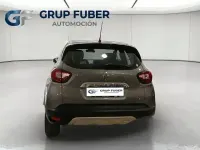 Usado Renault Captur Zen 120 CV (88 kW) 2017 Gris / plata SUV