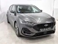 Usado Ford Focus ST-Line 155 CV (114 kW) 2023 Gris Utilitario
