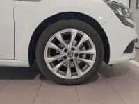 Usado Renault Mégane IV Zen 140 CV (102 kW) 2019 Blanco Utilitario