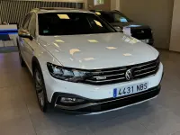 Usado VW Passat Alltrack 200 CV (147 kW) 2022 Blanco Familiar