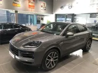 Usado Porsche Cayenne E-Hybrid 470 CV (345 kW) 2025 Gris / plata SUV