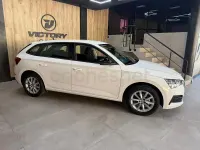 Usado Skoda Scala Active 95 CV (69 kW) 2022 Blanco Utilitario
