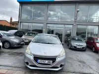 Usado Peugeot 208 Access 68 CV (50 kW) 2016 Gris / plata Utilitario