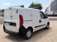 Usado Fiat Doblò 95 CV (69 kW) 2016 Blanco Monovolumen
