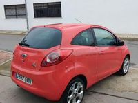 Usado Ford Ka Titanium 69 CV (50 kW) 2010 Granate Utilitario