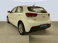 Usado Kia Rio 100 CV (73 kW) 2022 Blanco