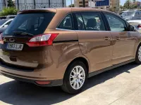 Usado Ford Grand C-Max S 125 CV (91 kW) 2014 Beige Monovolumen