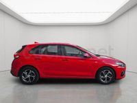 Usado Hyundai i30 120 CV (88 kW) 2022 Rojo Berlina