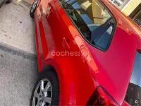 Usado VW Polo Advance 90 CV (66 kW) 2014 Rojo Berlina