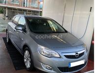 Usado Opel Astra Excellence 110 HP (80 kW) 2012 Cinzento Sedan