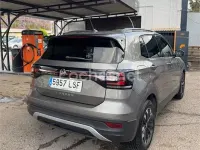Usado VW T-Cross Advance 110 CV (80 kW) 2021 Gris / plata SUV