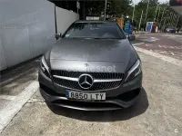 Usado Mercedes A180 AMG line 122 CV (89 kW) 2017 Gris / plata Utilitario