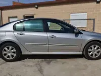 Usado Renault Laguna III Expression 131 CV (96 kW) 2010 Gris Berlina