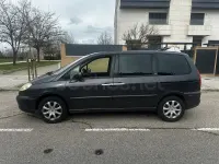 Usado Peugeot 807 130 CV (95 kW) 2005 Gris / plata Monovolumen